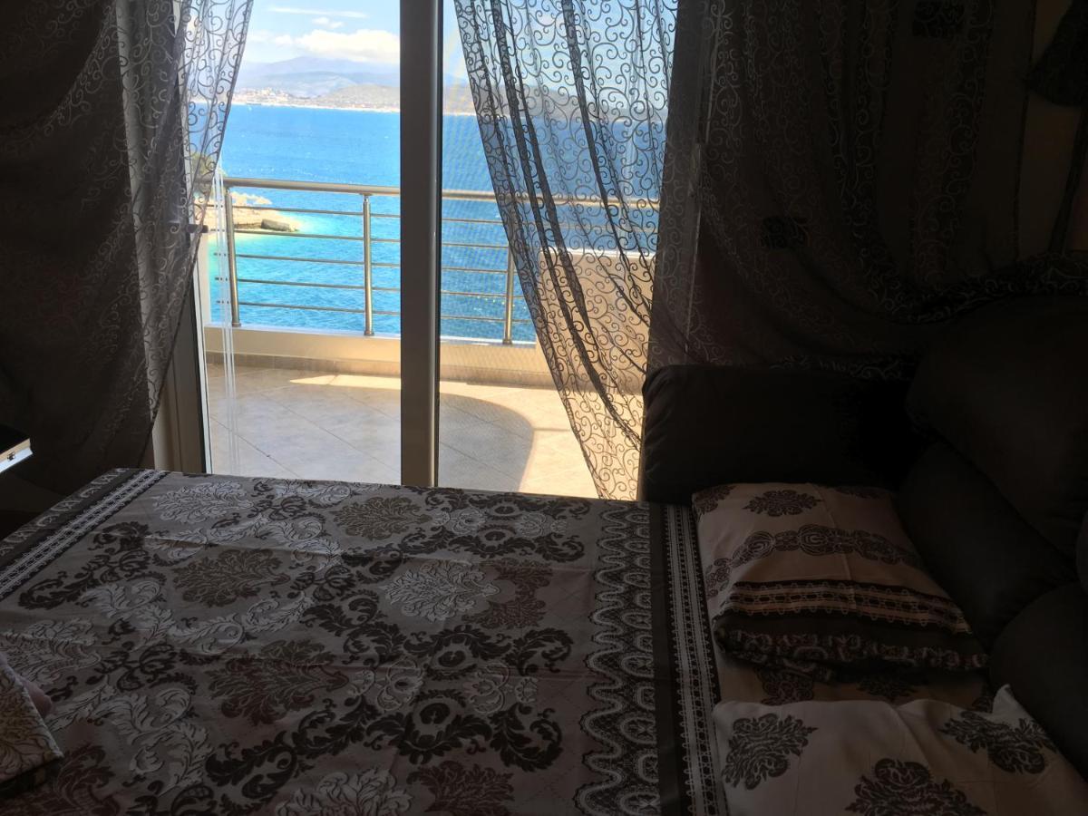 Royal King And Queen For Luxury Life * Sarandë