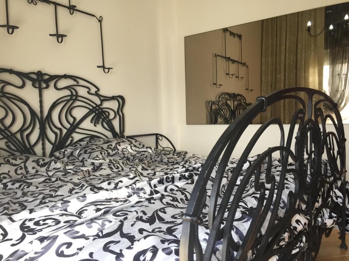 Apartment Royal King And Queen For Luxury Life Sarandë